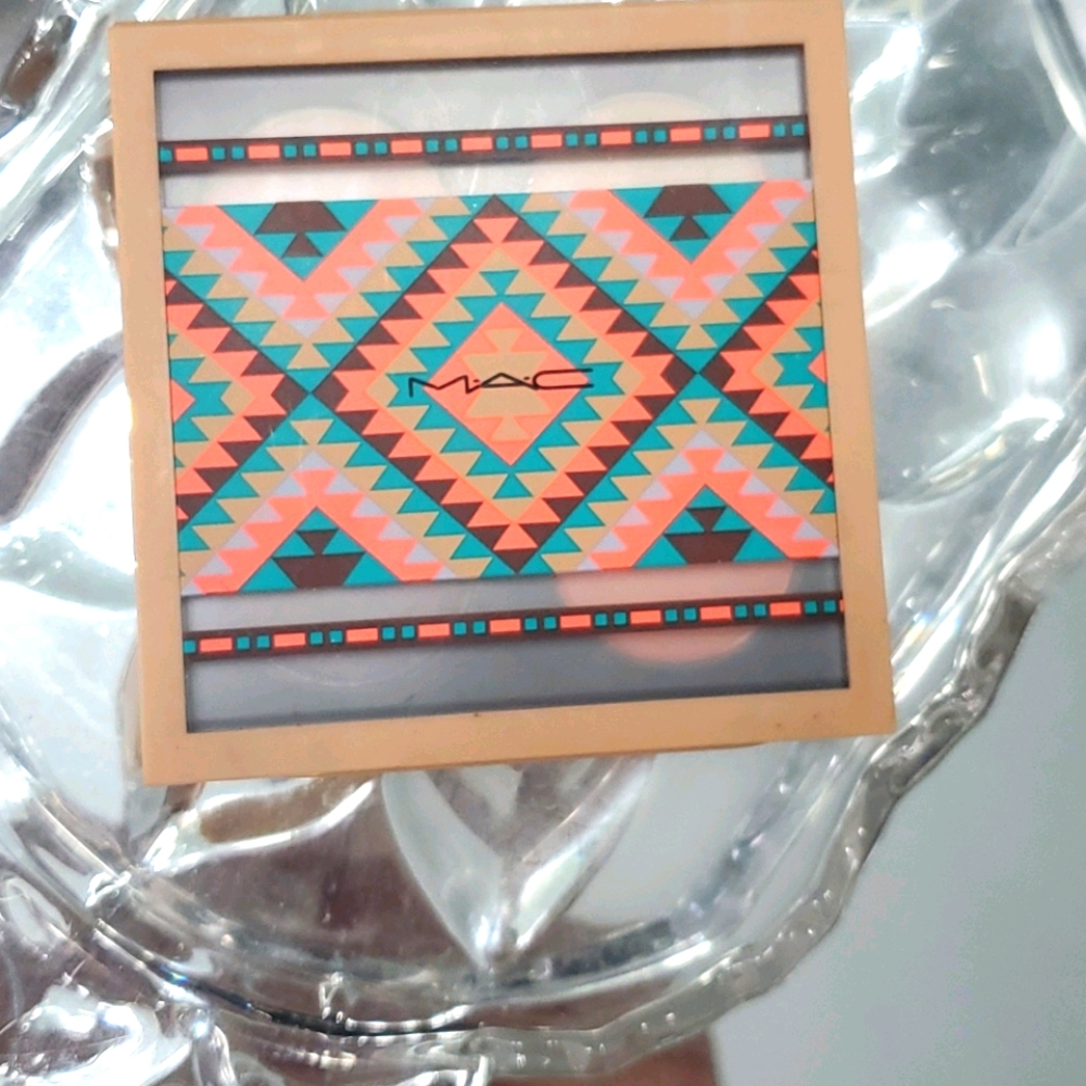 MAC limited edition eye palette